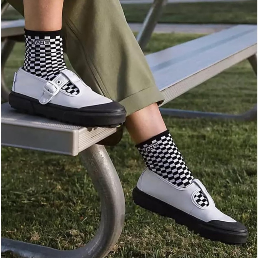 NEW VANS Style 93 Mary Jane Canvas Coated Sneakers silver black womens us 10